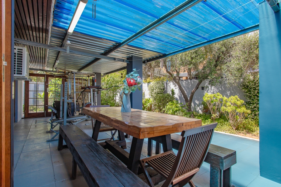 5 Bedroom Property for Sale in Uitsig Western Cape